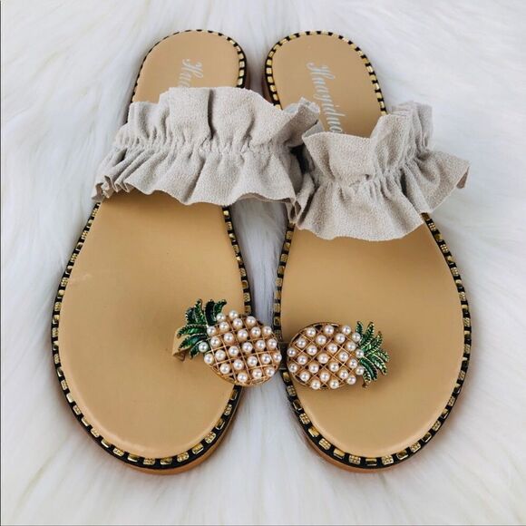 New Never worn pineapple sandals tan in color size 8 runs more like a seven - Picture 7 of 9